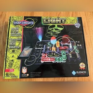 Snap Circuits Light Electronics Kit stem NEW